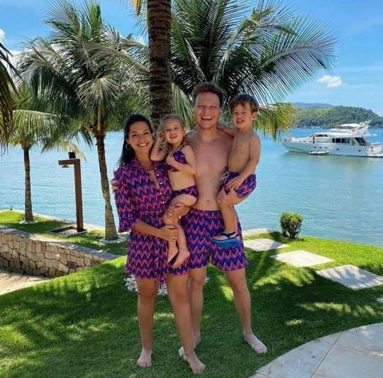 As férias dos famosos, A Familia toda Thais Fersoza, Michel Télo e os filhos Theodoro e Melinda