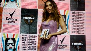 Rexona by Anitta é lançada com aulão de dança