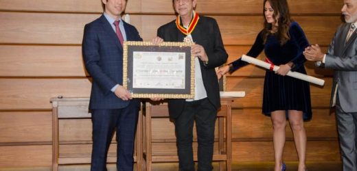 Orlando Chiquetto recebeu diploma e medalha na Comemoração de 120 anos Imigração Chinesa Brasil