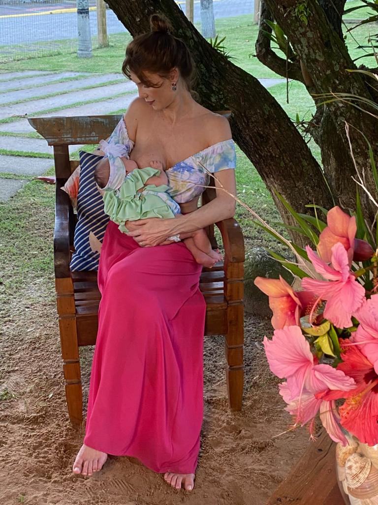 Júlia Pereira comemora o 2.º segundo mês de vida da filha