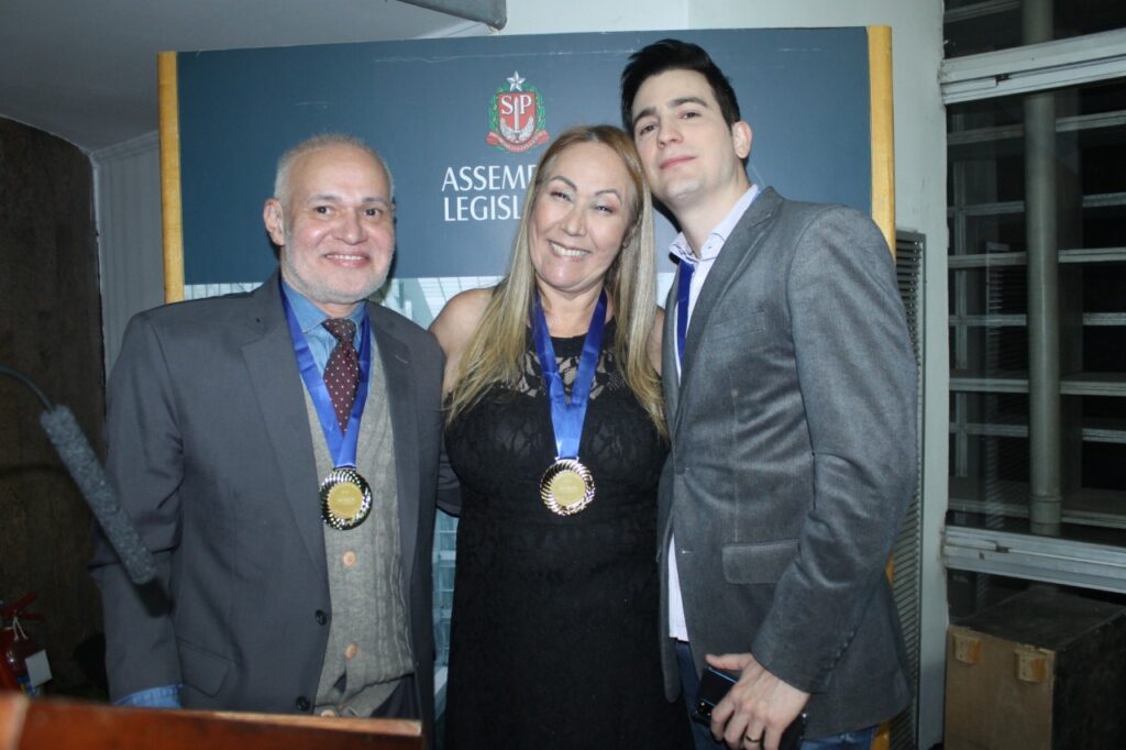 Lourdes Castro Jornalista recebe o Prêmio Fama e Destaque 2022