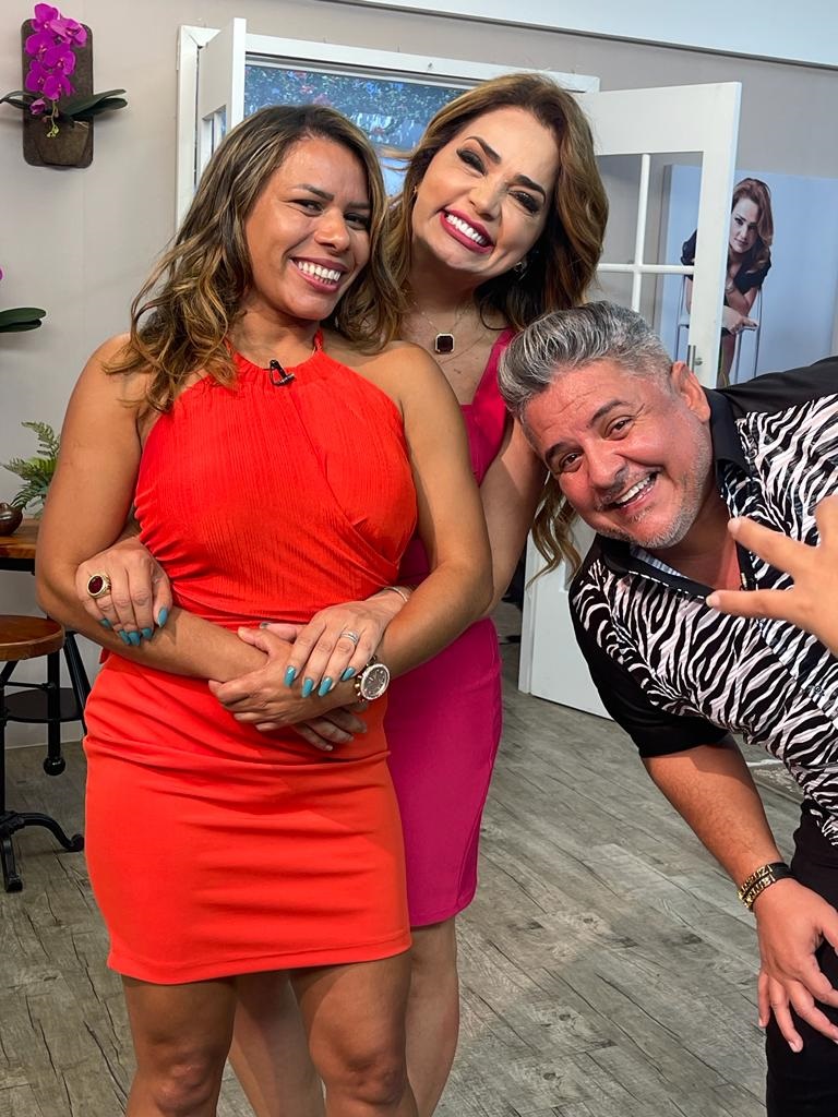 Dinnal Cruz e Josiane Moura são convidados da apresentadora Nani Venâncio no Tarde Top