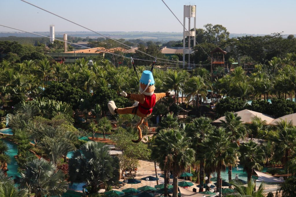 Hot Beach Olímpia inaugura a Tirô do Parafuso, uma tirolesa de 280 metros