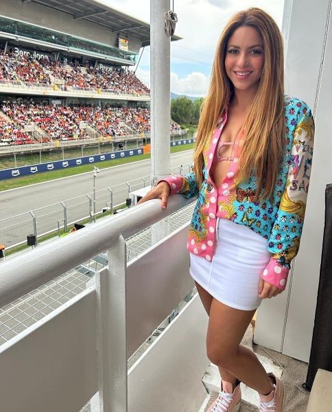 Cantora colombiana Shakira na Fórmula 1 agita as redes sociais