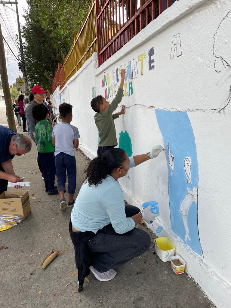 Cassiano Araújo participa inaguração mural da escola EMFCONDE