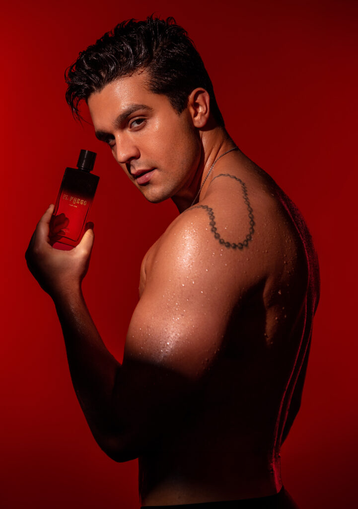 Luan Santana atinge a marca de 1 Milhão Reais em uma hora de venda de perfume 