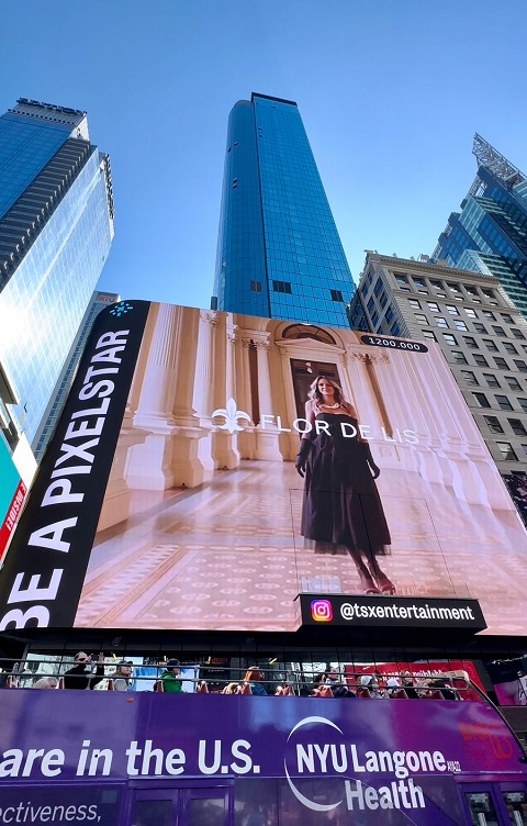 Ticiane Pinheiro estampa campanha na Times Square