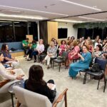 Grupo ELF reuniu Becky Korich , Mariana Gottfried e Natalie Klein para um encontro especial sobre as mães judias