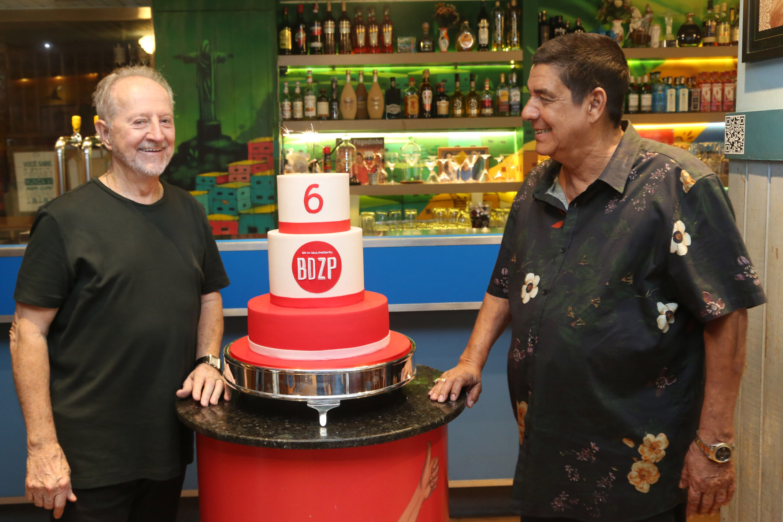 Zeca Pagodinho e Paulo Pacheco , comemoram 6 anos de Existência Bar do Zeca