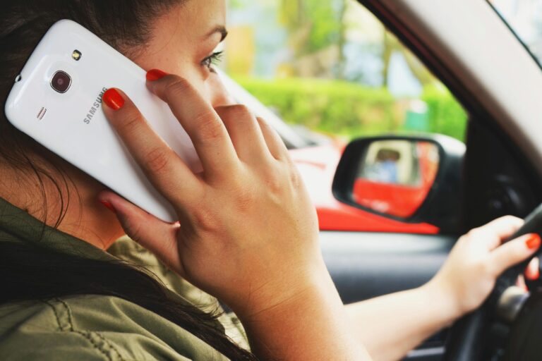 Novos radares em SP detectam uso de celular ao volante