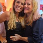 Cantora Bruna Barros prestigia inauguração no Teatro Fashion Mall em noite de homenagens