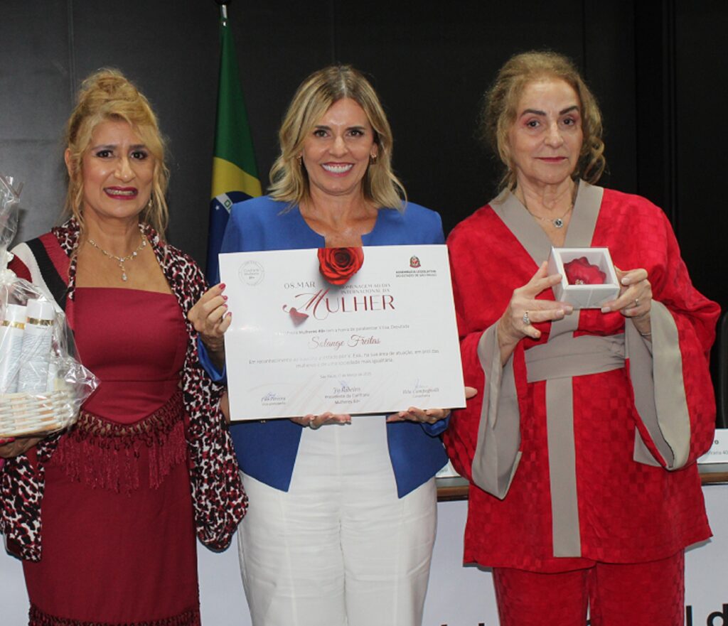 Evento da Confraria Mulheres 40+ é prestigiado por autoridades, empresários e celebridades