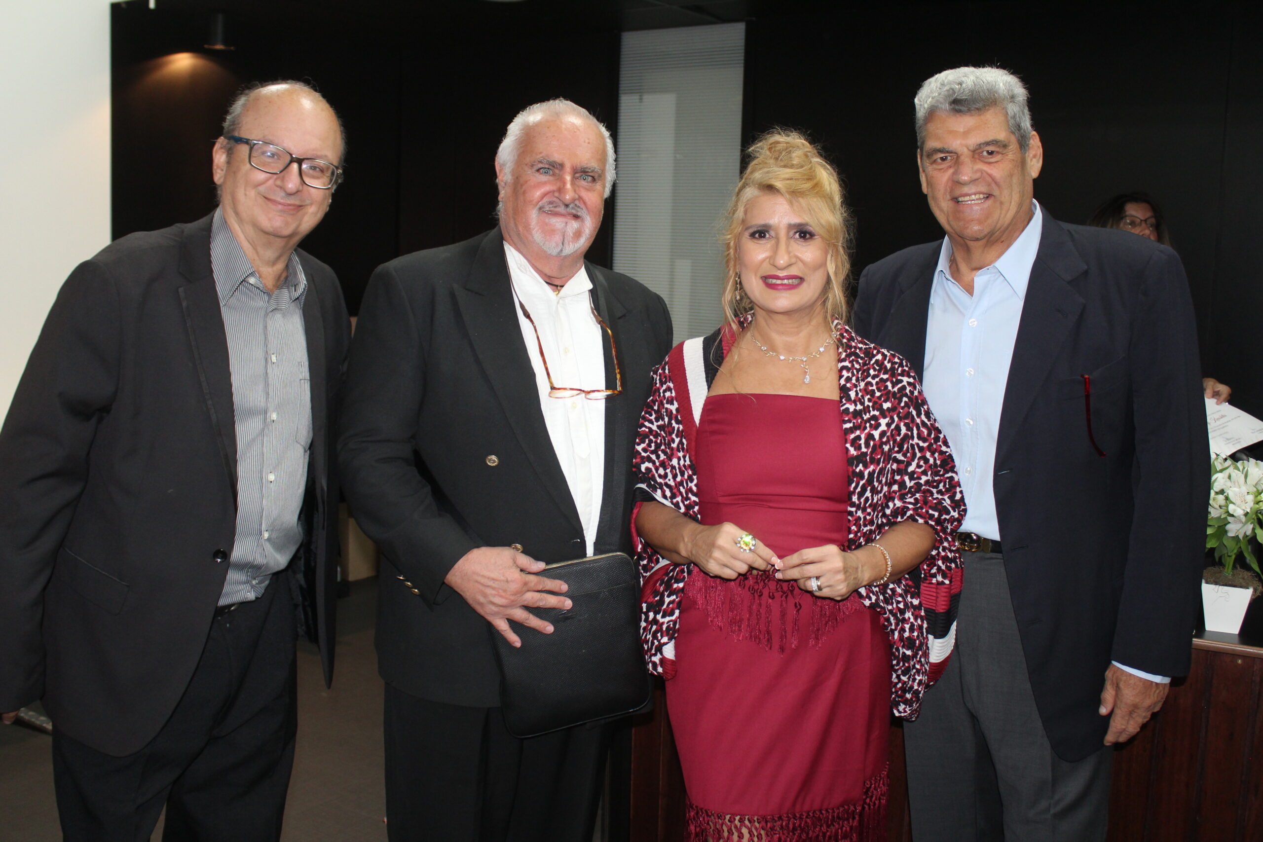 Evento da Confraria Mulheres 40+ é prestigiado por autoridades, empresários e celebridades