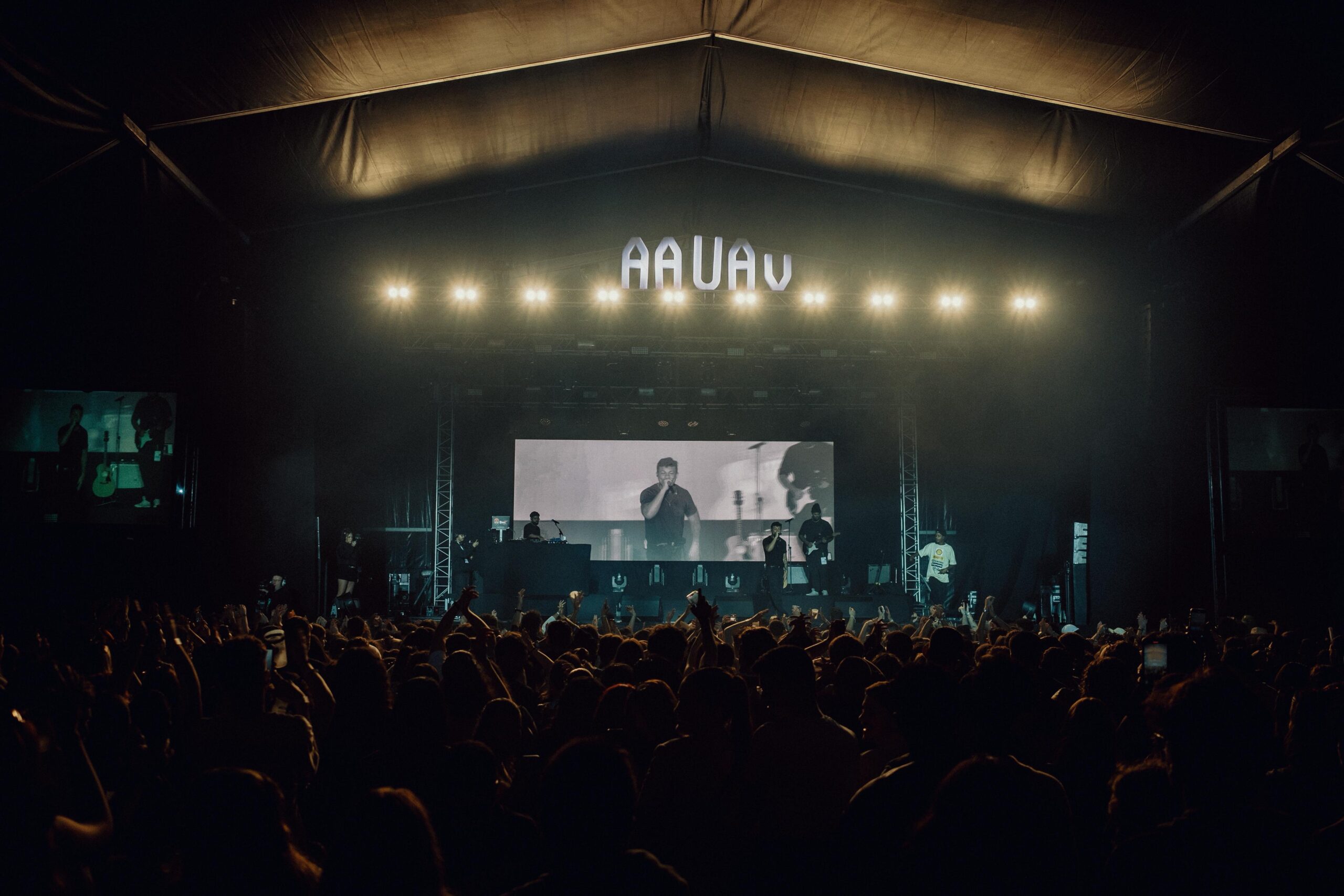 Xamã se apresenta no Enterro de Aveiro, em Portugal