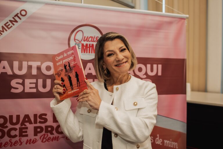Lançamento do livro “Quais de Mim, Você Procura?” emociona e dá voz ao universo feminino