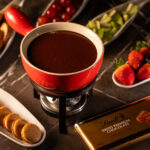 Must Restaurant tem fondue Lindt em edição limitada de inverno