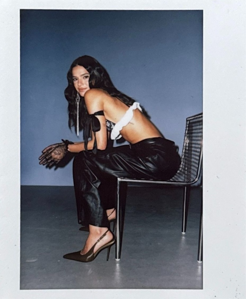 Bruna Marquezine e marca de calçados comemoram 30 anos