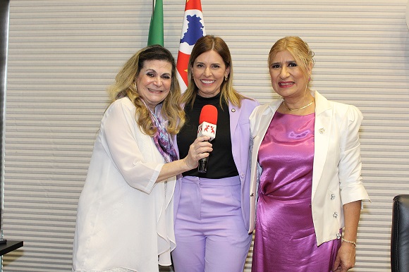 Congresso Agosto Lilás da Confraria Mulheres 40+ reúne autoridades e especialistas na Alesp