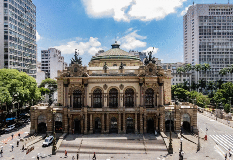 Theatro Municipal celebra 114 anos: relembre cinco momentos históricos no palco icônico da cidade