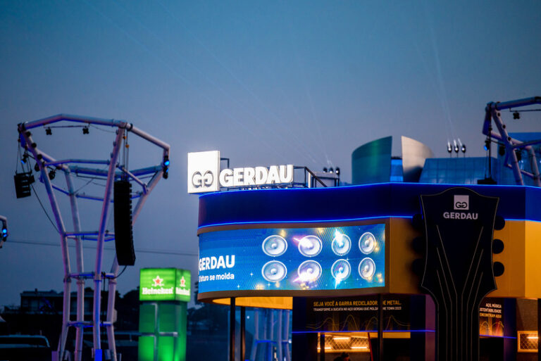Gerdau leva escultura gigante de sucata e ativações interativas ao The Town 2025