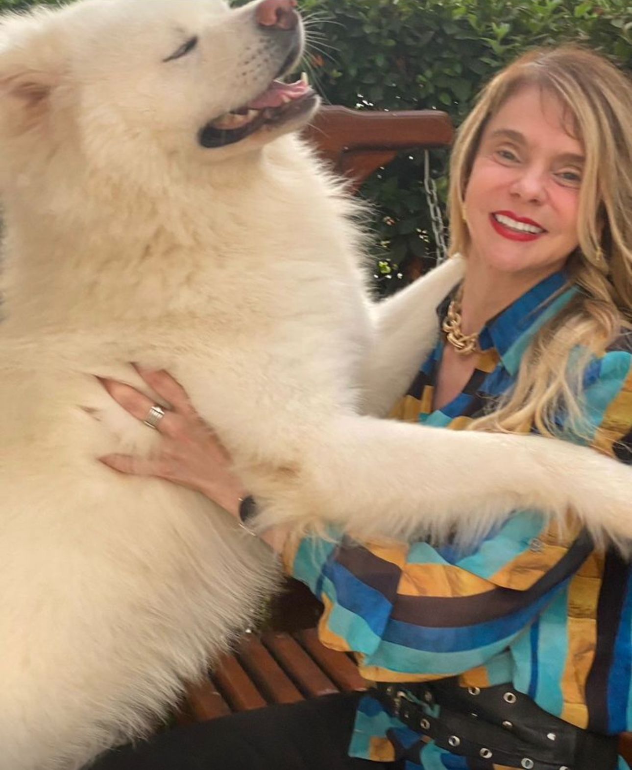 Maristtela Pedroti: Elegância, Arte e Determinação em Cada Joia