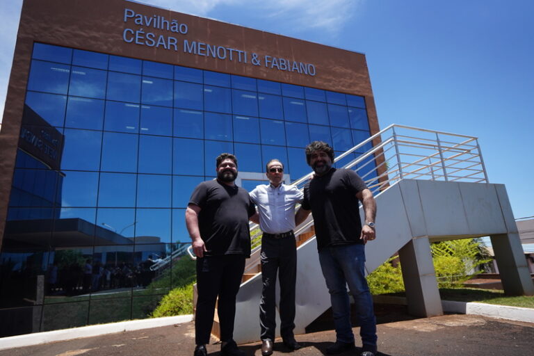 César Menotti & Fabiano são homenageados pelo Hospital de Amor e terão nomes eternizados em pavilhão da Instituição