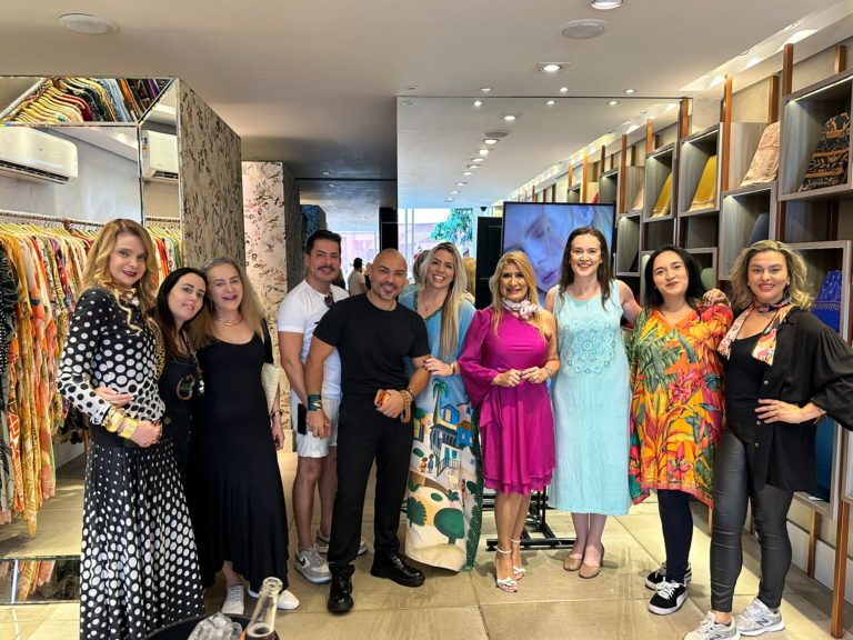 Encontro na Scarf Me Oscar Freire com a Confraria Mulheres 40+ no último sábado, 20/12