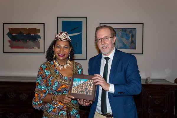 Rainha Diambi conclui visita oficial ao Brasil com agenda diplomática, cultural e institucional em quatro estados e no Distrito Federal