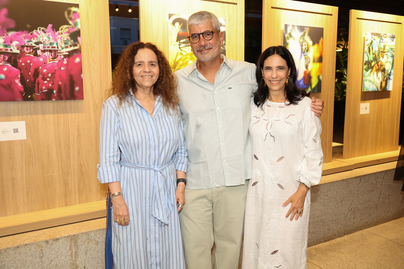 Milton Cunha e Beatriz Milhazes comparecem na vernissage "Delírios", de Daniel Ramalho