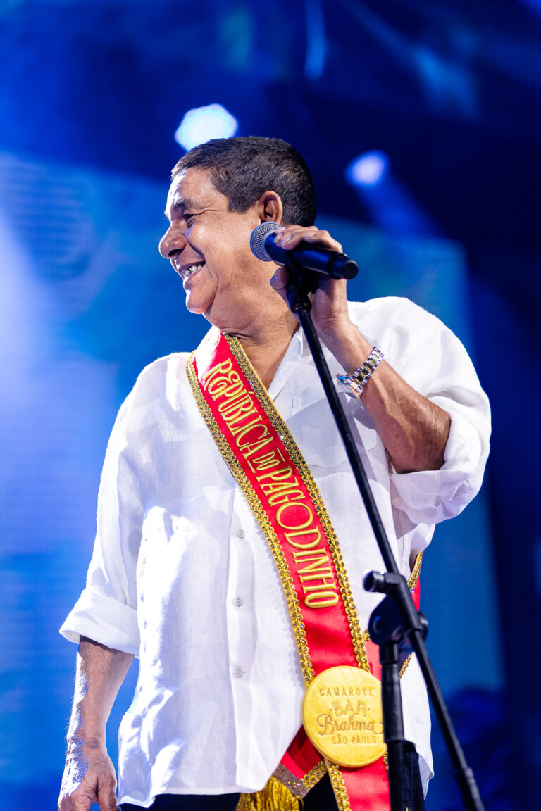 Zeca Pagodinho é tema do Camarote Bar Brahma em 2026 com a “República do Pagodinho”