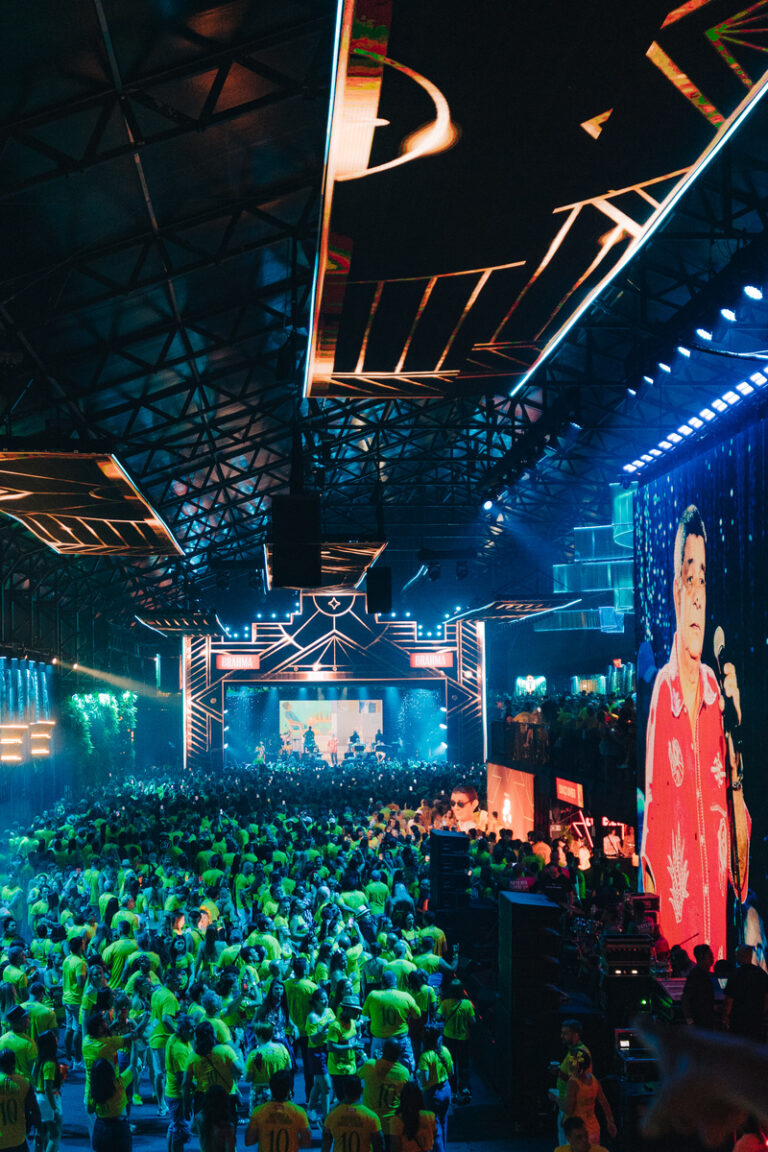 Com ingressos esgotados, Camarote Bar Brahma estreia no Carnaval Paulista com Zeca Pagodinho, Alcione e Samba 90