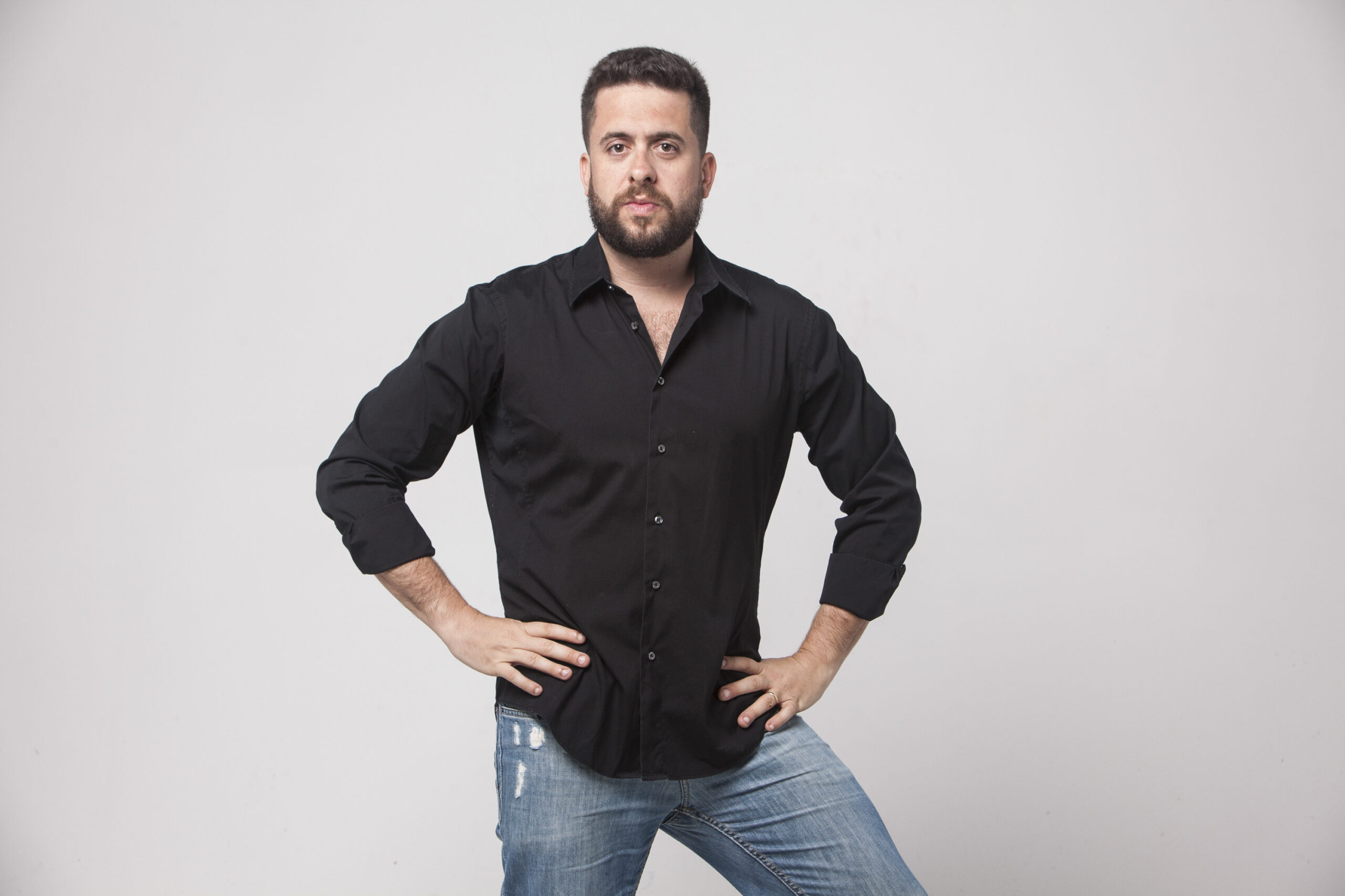 Maurício Meirelles confirma shows de seu novo stand-up “Surto Coletivo” em março na capital paulista