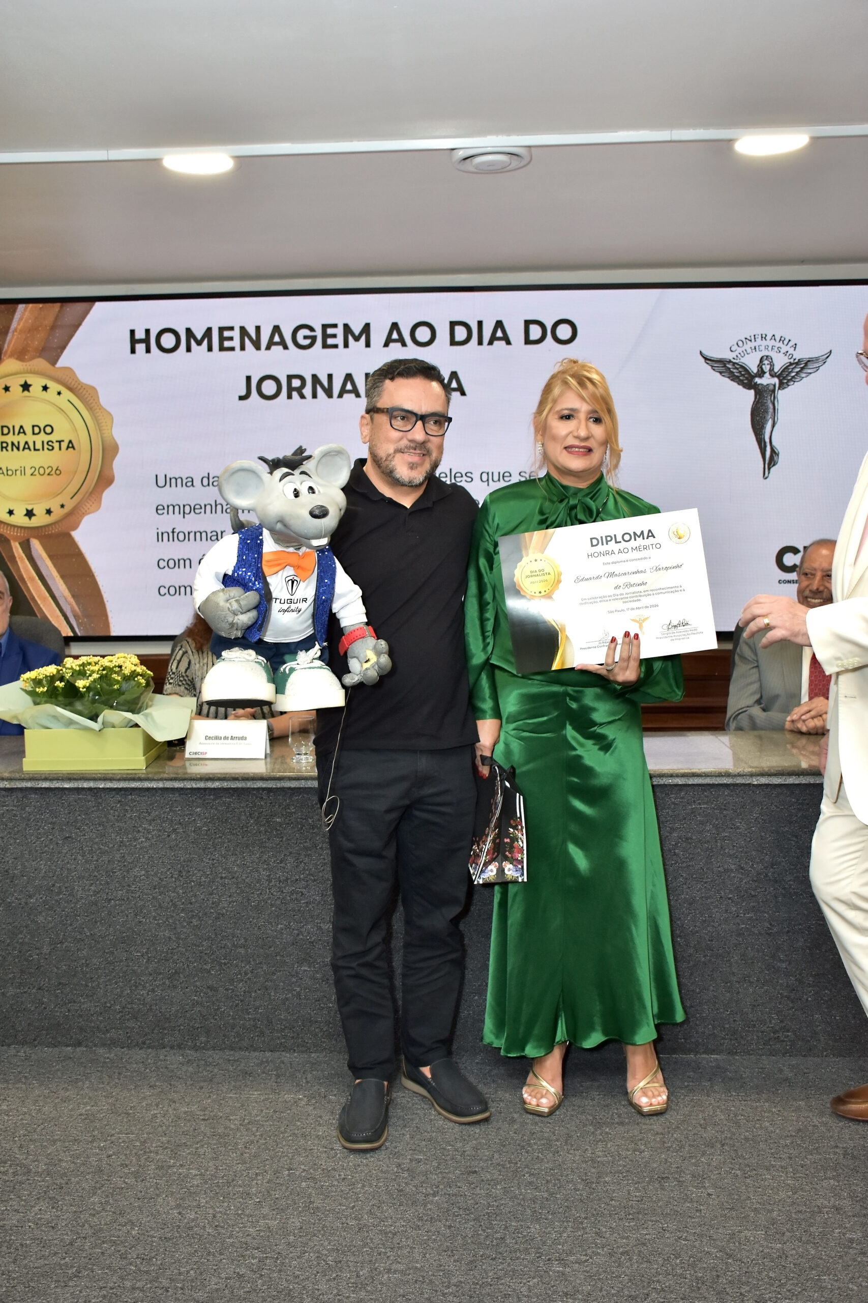 Eduardo Mascarenhas, o “Xaropinho Programa do Ratinho”, é homenageado no CRECI-SP em celebração ao Dia do Jornalista