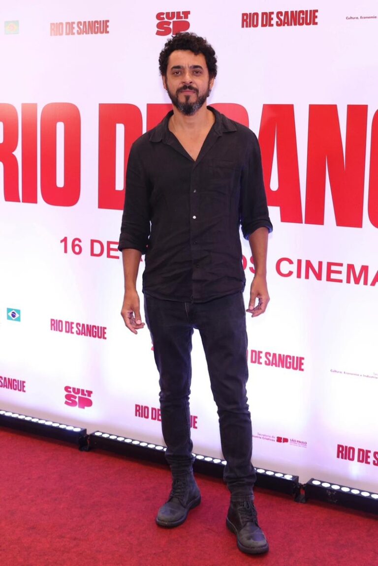 Rui Ricardo Diaz marca presença em pré-estreia de “Rio de Sangue” no Rio