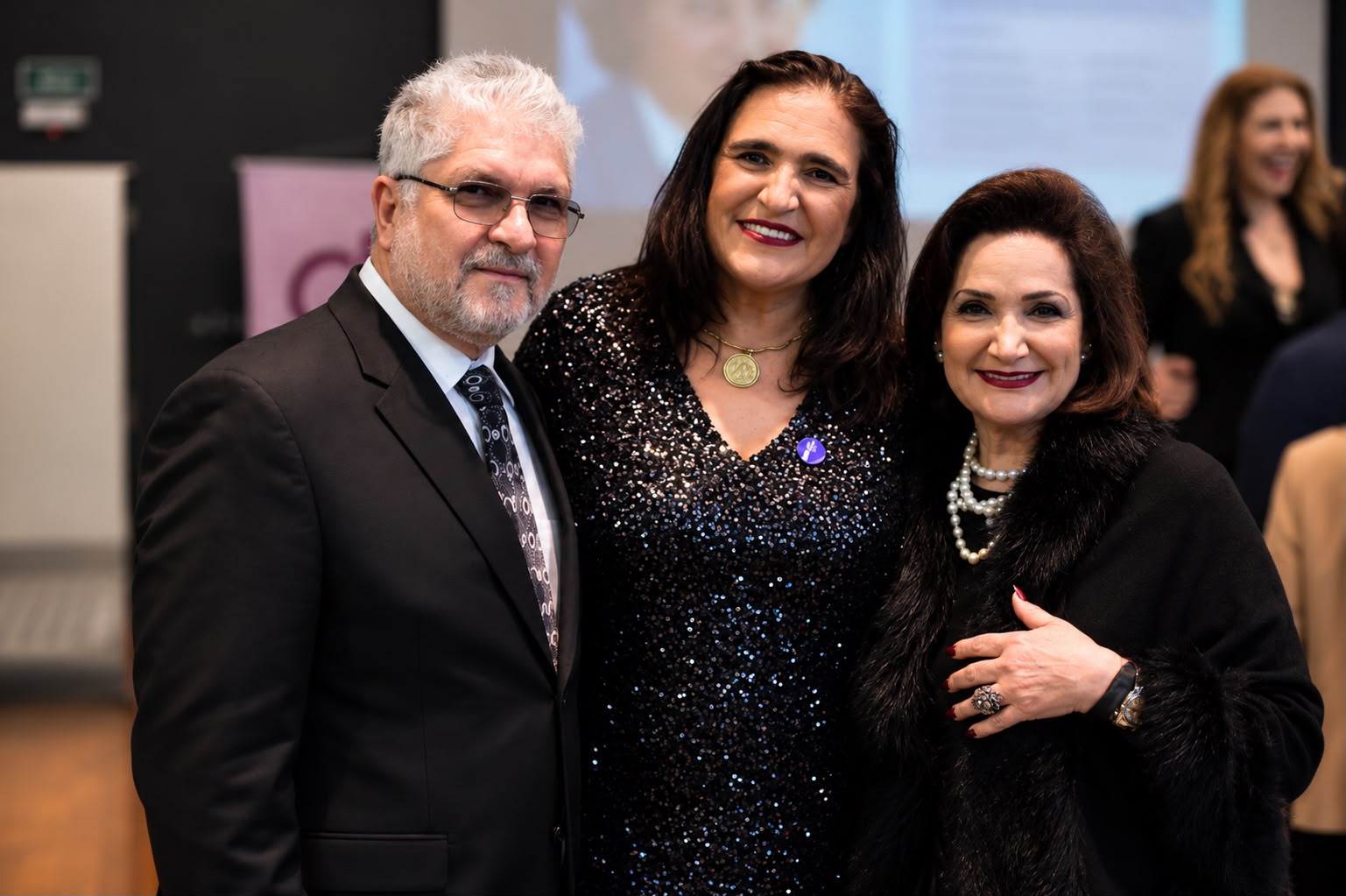 Juliana Puccini Vianna recebe Medalha Ruth Cardoso em noite marcada por emoção e reconhecimento