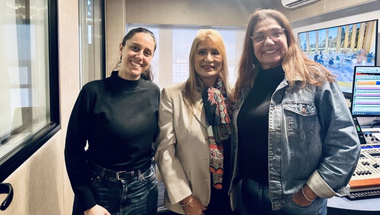 Apresentadoras Ana Kalyne e Mirella Scattolin, da Rádio Z, recebem Confraria Mulheres 40+ para bate-papo sobre o universo feminino