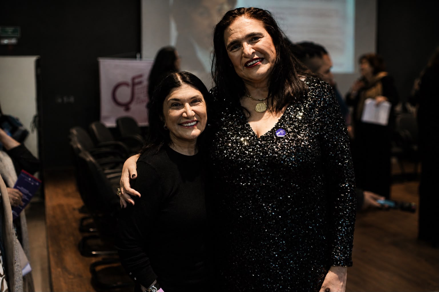 Juliana Puccini Vianna recebe Medalha Ruth Cardoso em noite marcada por emoção e reconhecimento