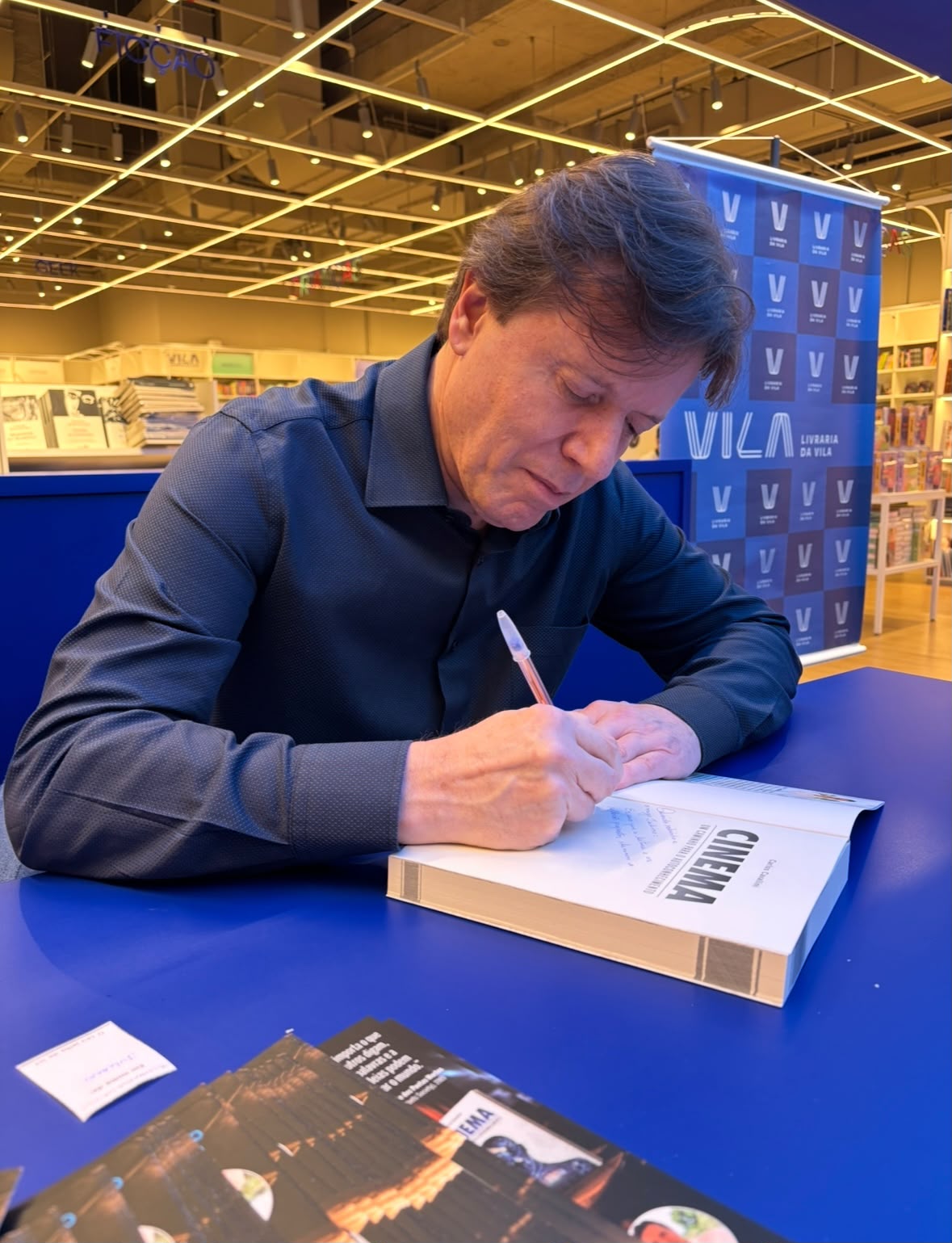 Cinema como espelho da alma: livro de Carlos Cavallini transforma frases de filmes em um convite ao 