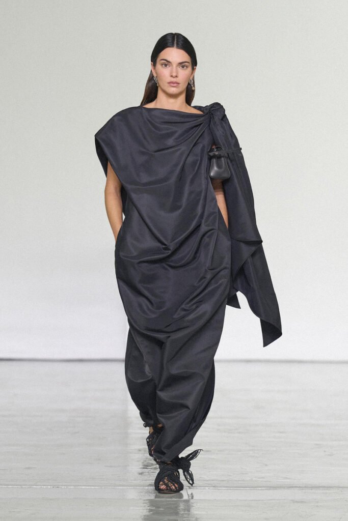 Desfile SS27 da Bottega Veneta