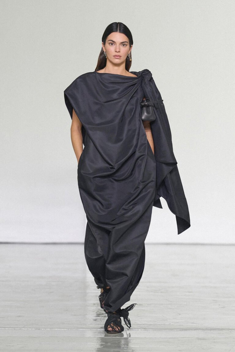 Desfile SS27 da Bottega Veneta